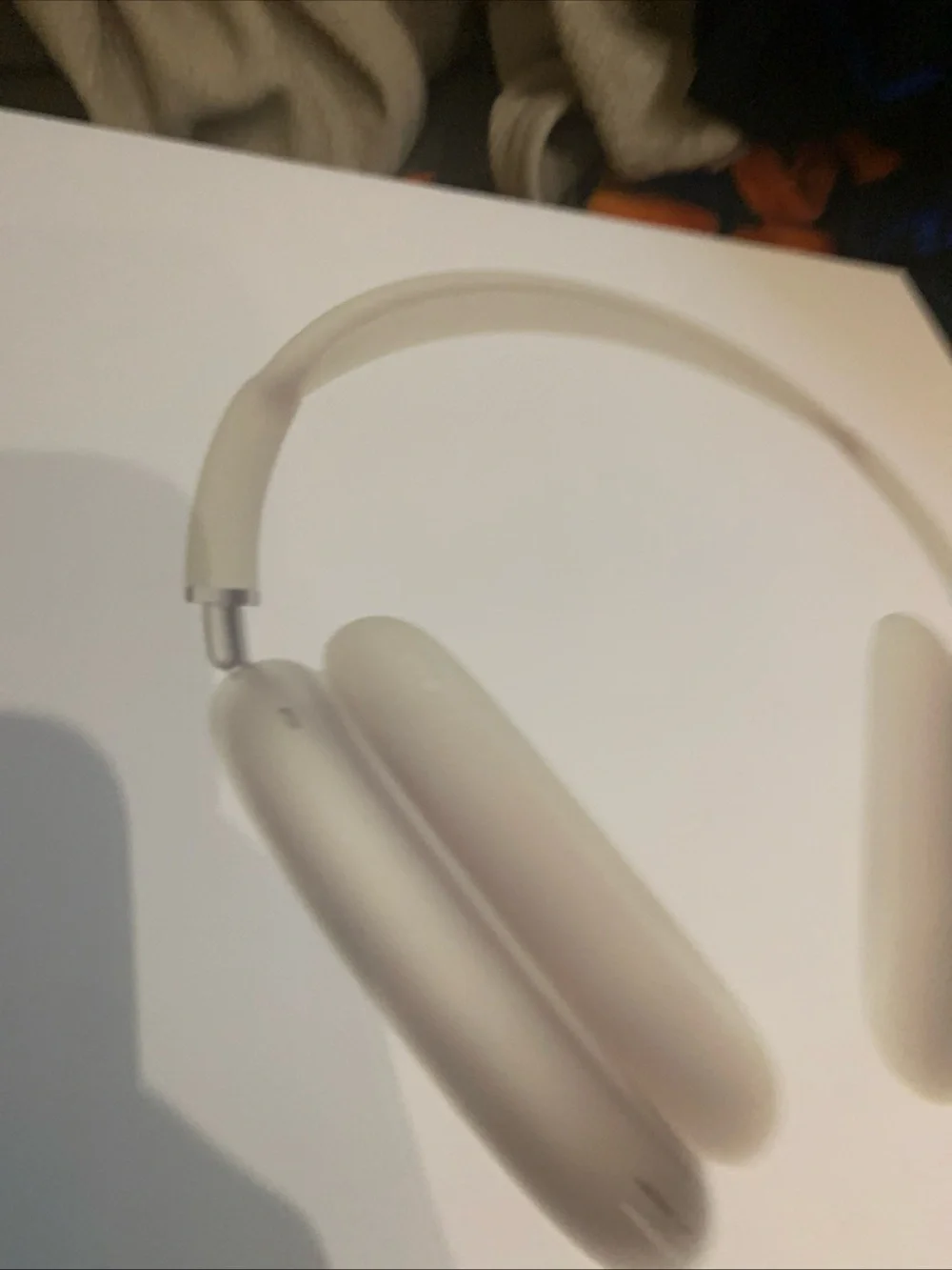 Apple White On-Ear Headphones with Cushioned Ear Cups